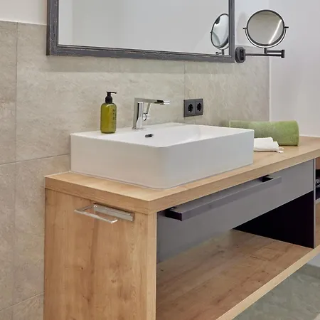 Apartment Berta Am Hannesnhof By Interhome